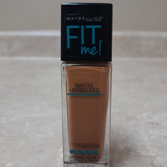 Maybelline Fit Me Matte/ Poreless Foundation(355 Coconut) Size:1FL oz - Picture 1 of 2